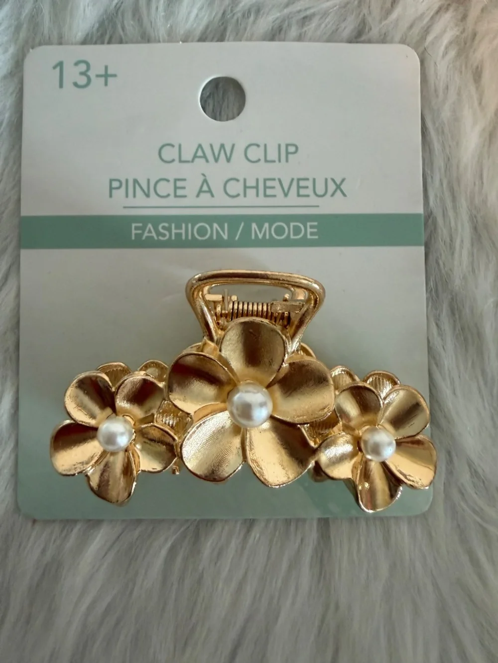 Fashion Gold Tone & Pearl Daisy Accent Claw Hair Clip